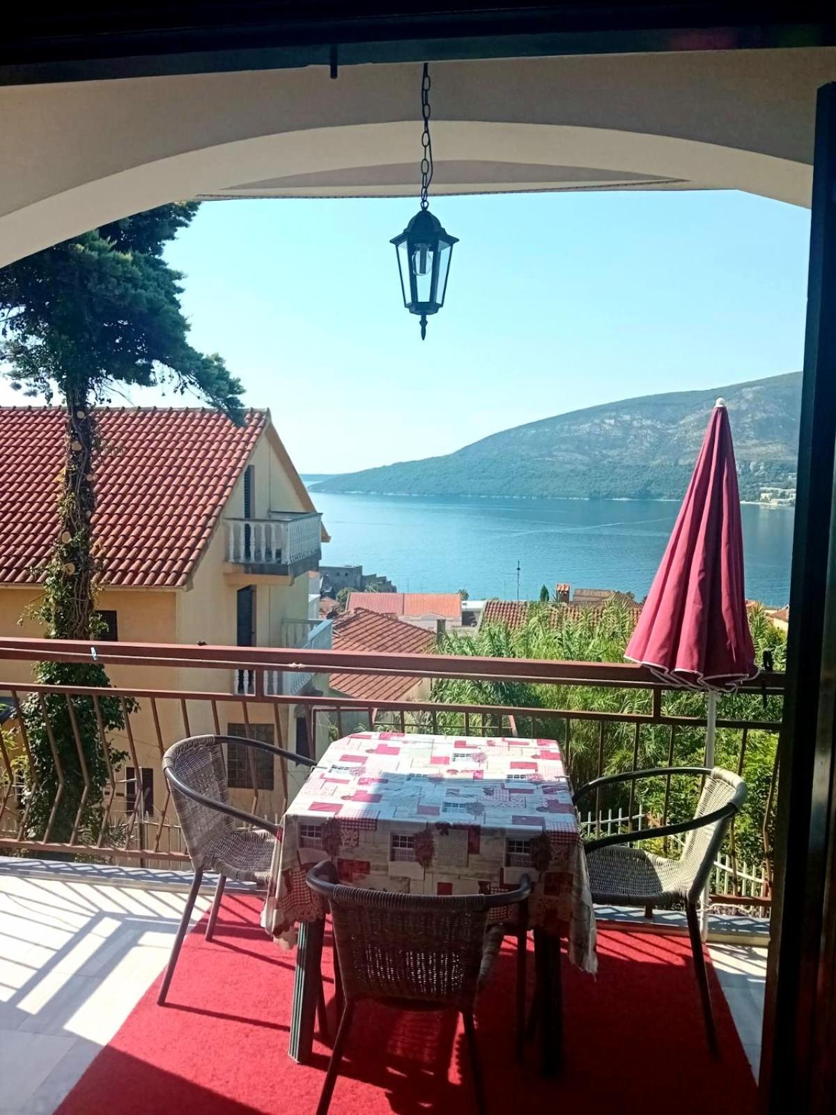 Guest House Cinderella Herceg Novi Exterior foto